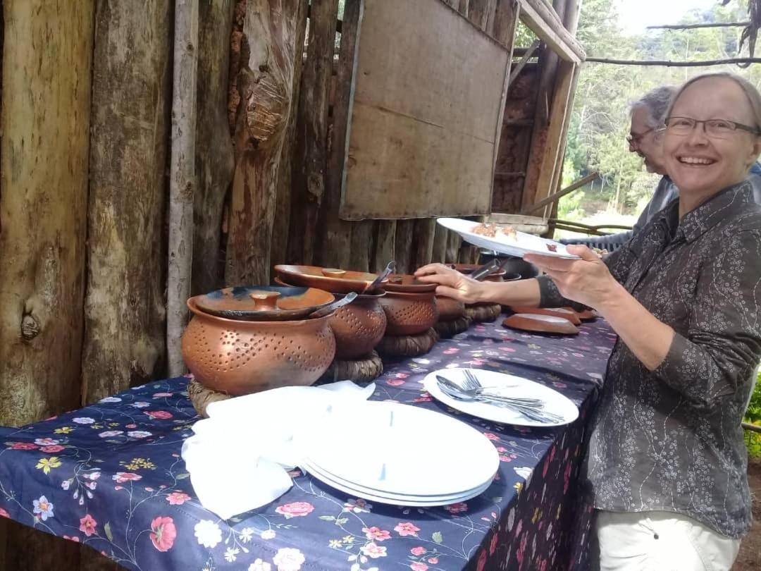 Galapagos Homestay Lushoto ภายนอก รูปภาพ